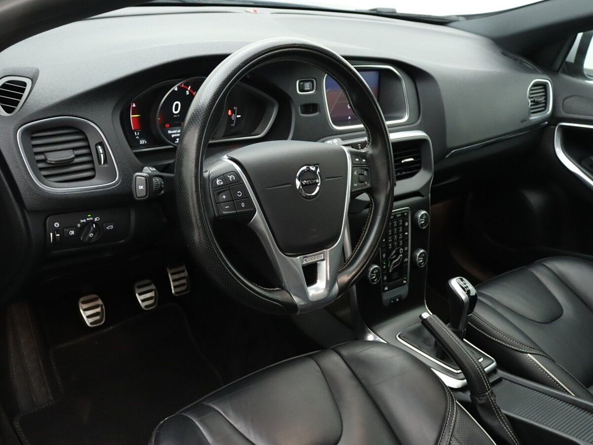 35472655 volvo v40 2 0 t4 bns sport panorama dak navigatie camera achter le 5 02