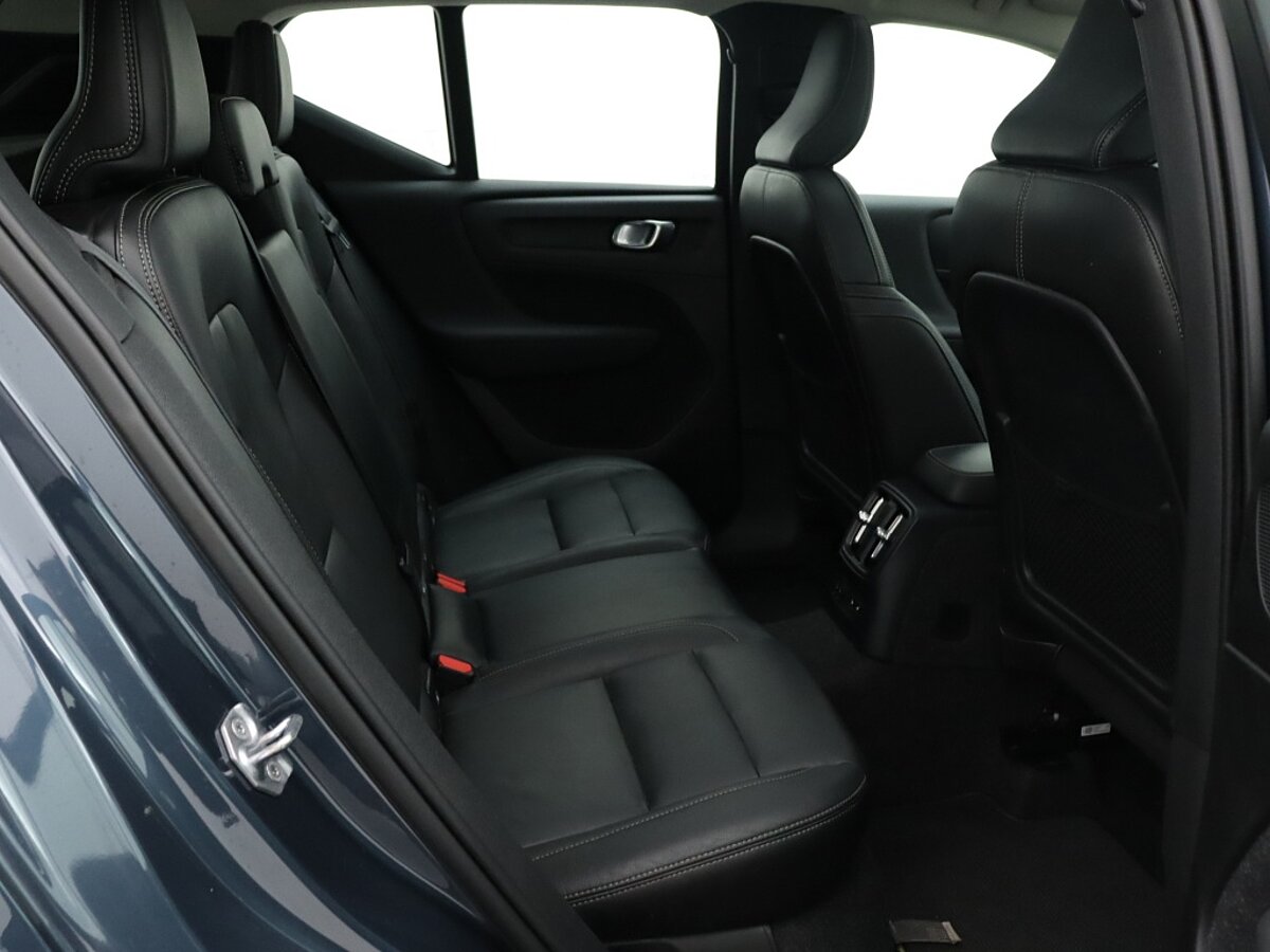 36079799 volvo xc40 1 5 t5 recharge inscription 73