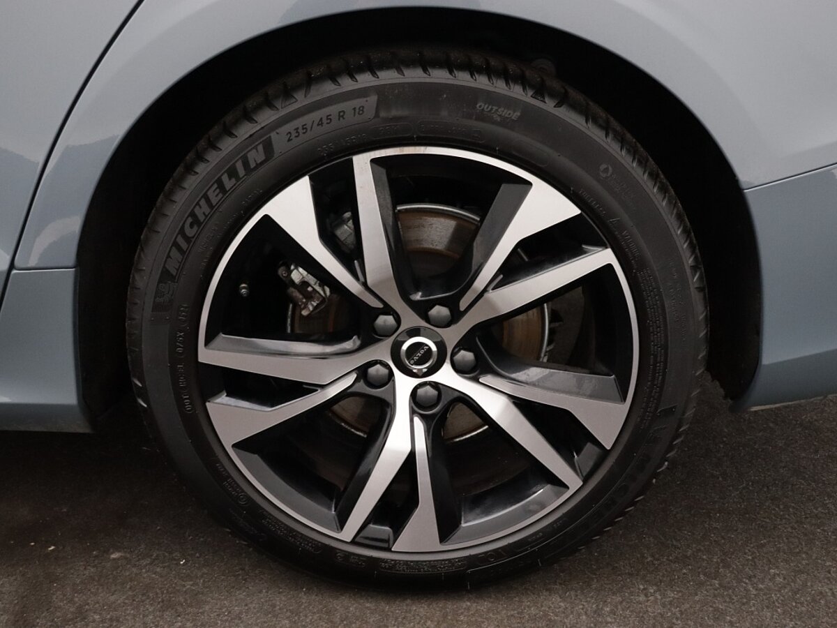 42972740 volvo v60 2 0 b3 essential edition 18 velgen adaptive cruise bliss 9daaca