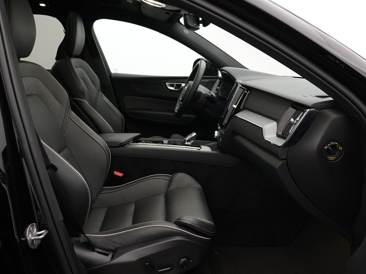 43852731 volvo xc60 2 0 t8 awd plus black edition trekhaak harman kardon full 470d39