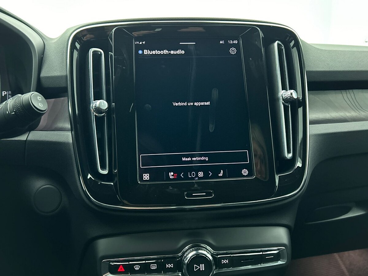 44407024 volvo xc40 recharge plus 70 kwh 84