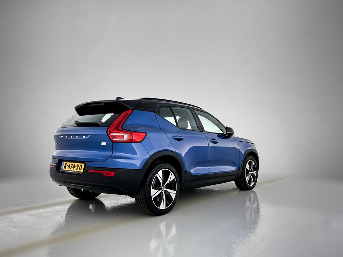 44714624 volvo xc40 recharge p8 awd r design 5 04