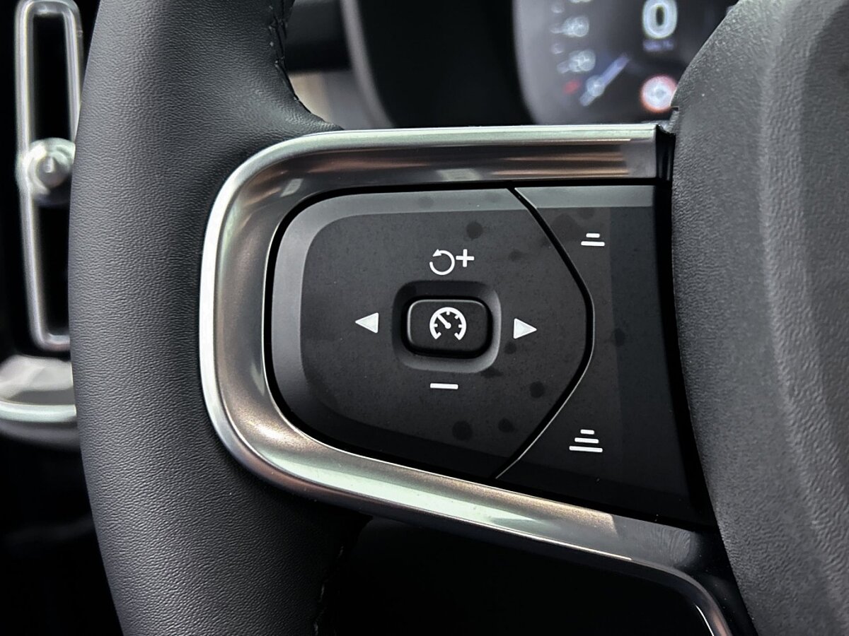 45663875 volvo xc40 t5 recharge inscription expression 09