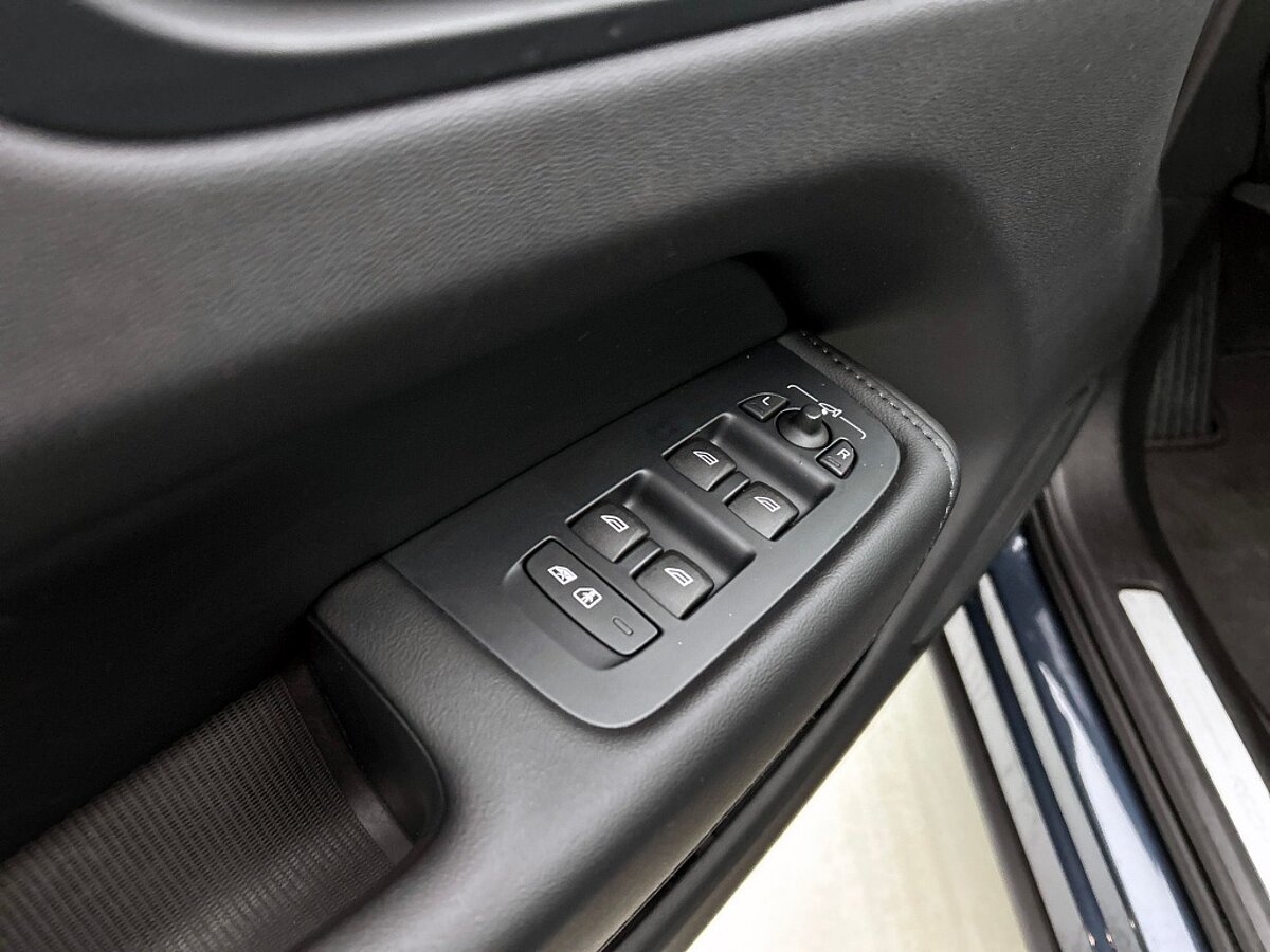 46744793 volvo xc60 2 0 t6 plus dark panorama dak all season trekhaak 3a451a