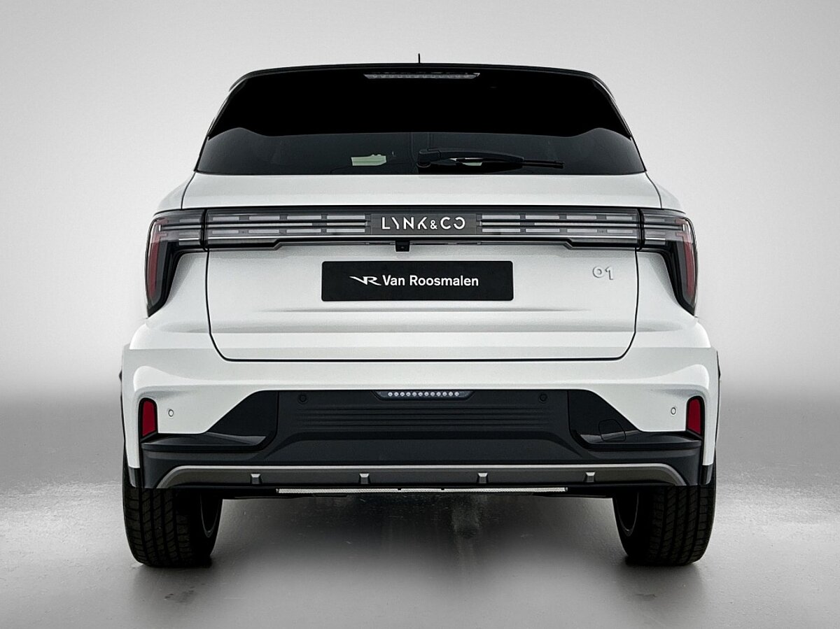 47307005 lynk co 01 1 5 more 261 pk 75km phev full option dealer demo 3 02