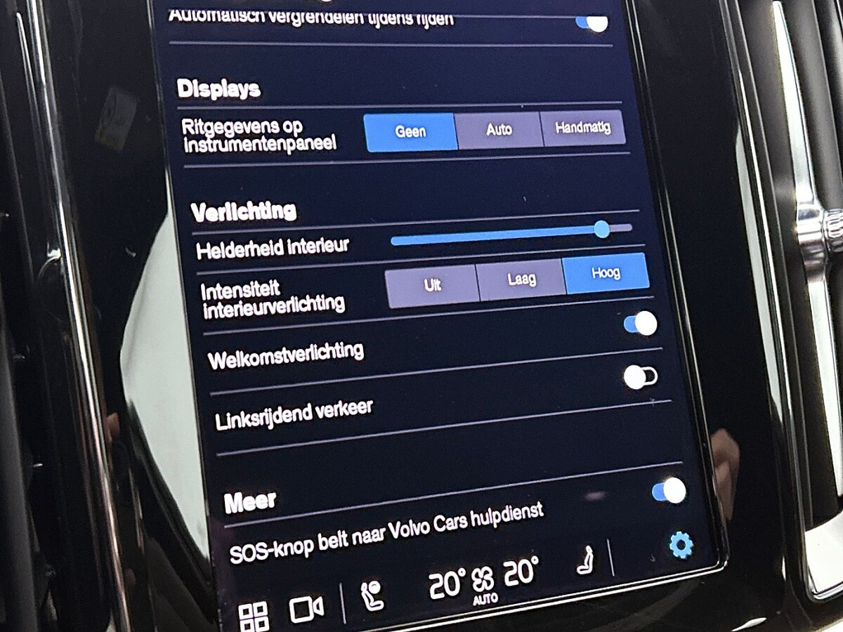 47443693 volvo v60 2 0 t6 awd dark 68