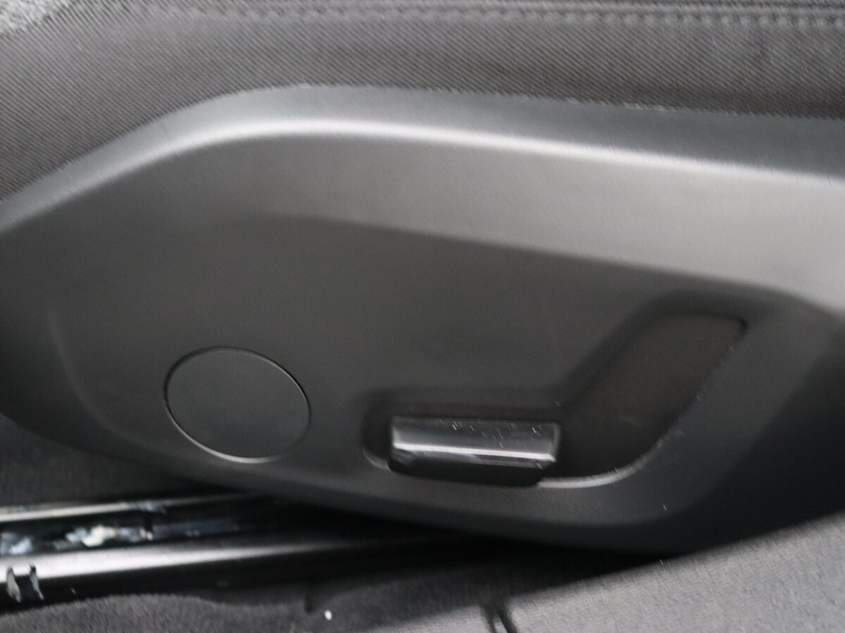 40923694 volvo v60 2 0 b3 essential edition 18 inch wielen trekhaak driver a 40
