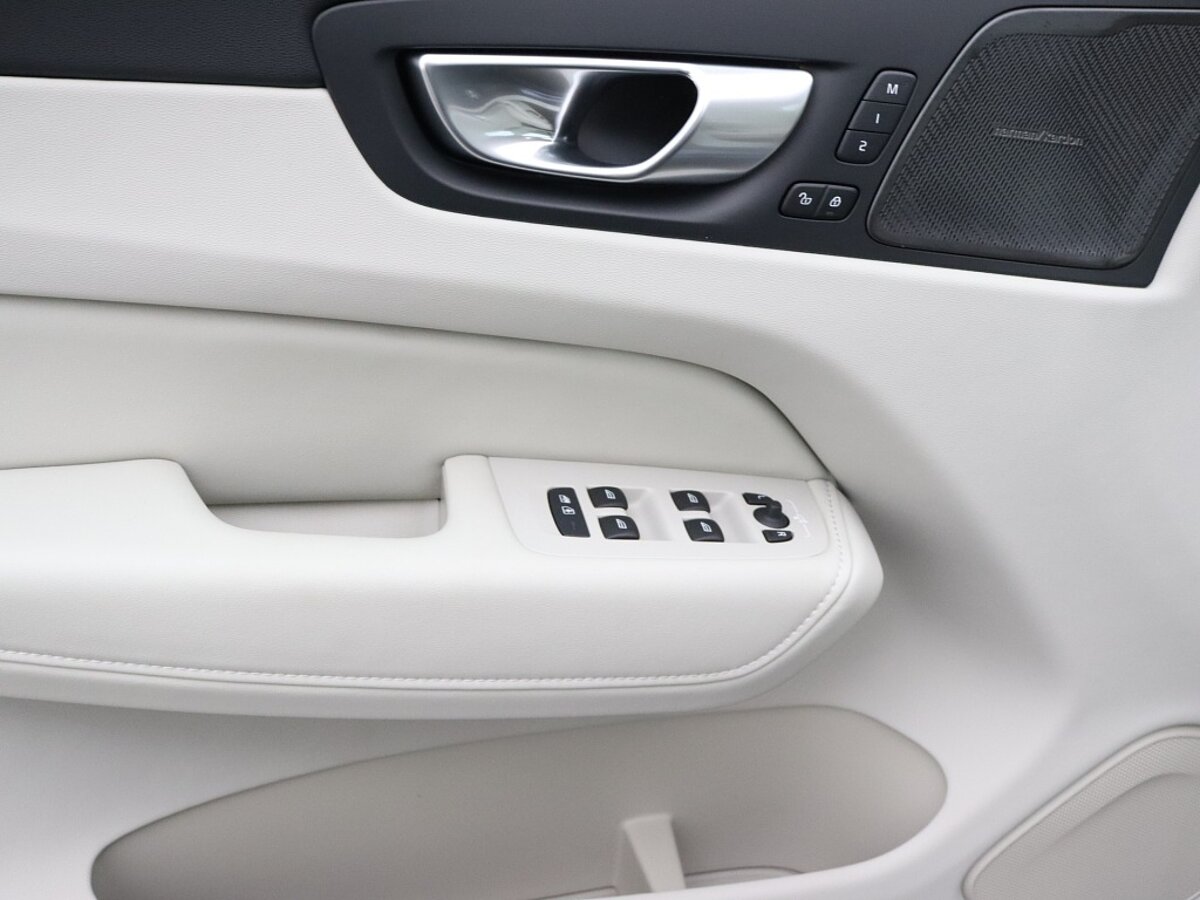 41464877 volvo xc60 2 0 t6 awd ultimate bright 0d3b55