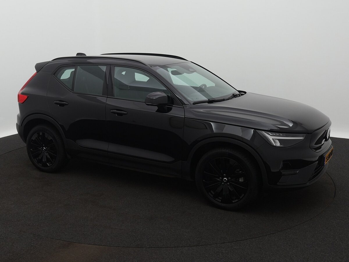 41639630 volvo xc40 recharge plus black pack 97