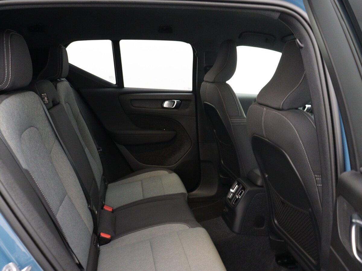 44035279 volvo xc40 1 5 t4 plus dark 360a camera 75