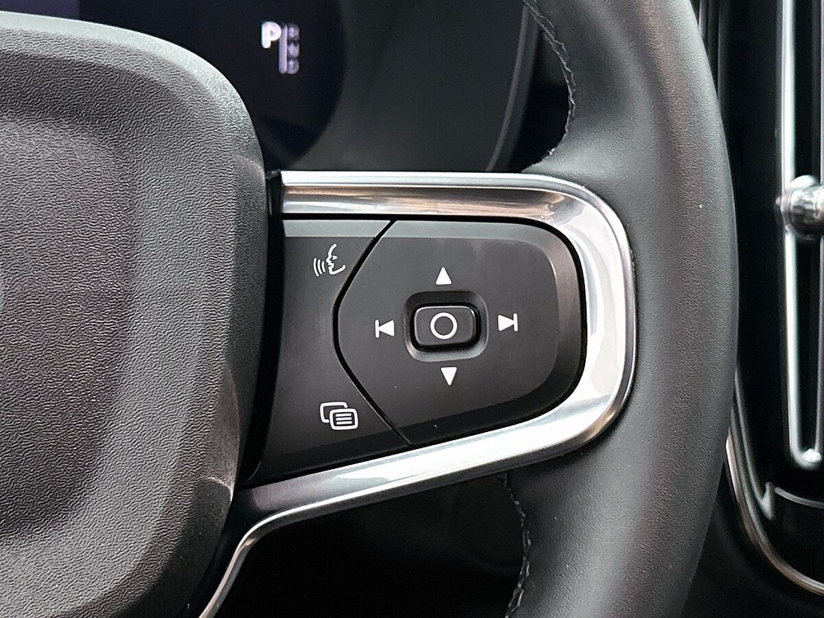 46101950 volvo xc40 recharge plus 70 kwh 38