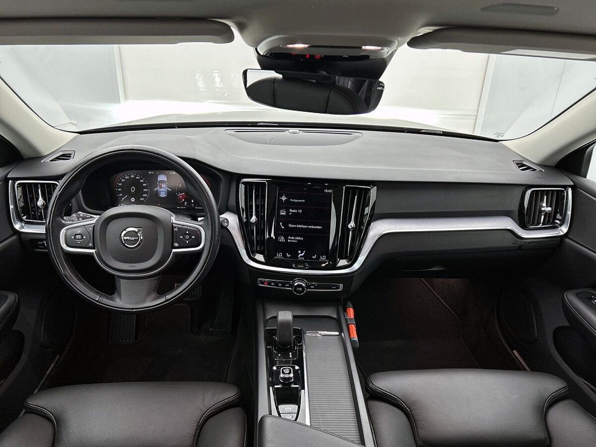 46919499 volvo v60 2 0 b4 momentum business 27