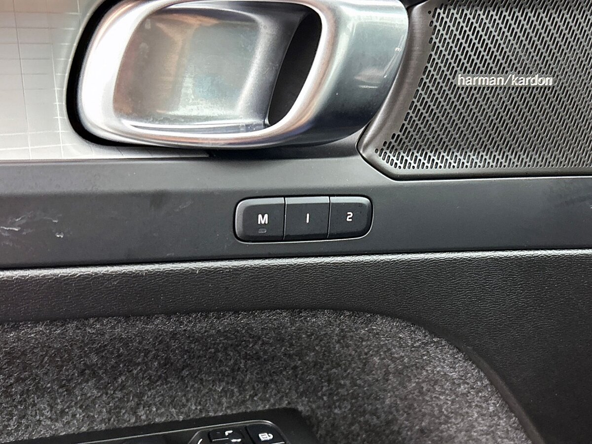47460046 volvo xc40 2 0 b4 plus dark memory seats trekhaak climate pack 45