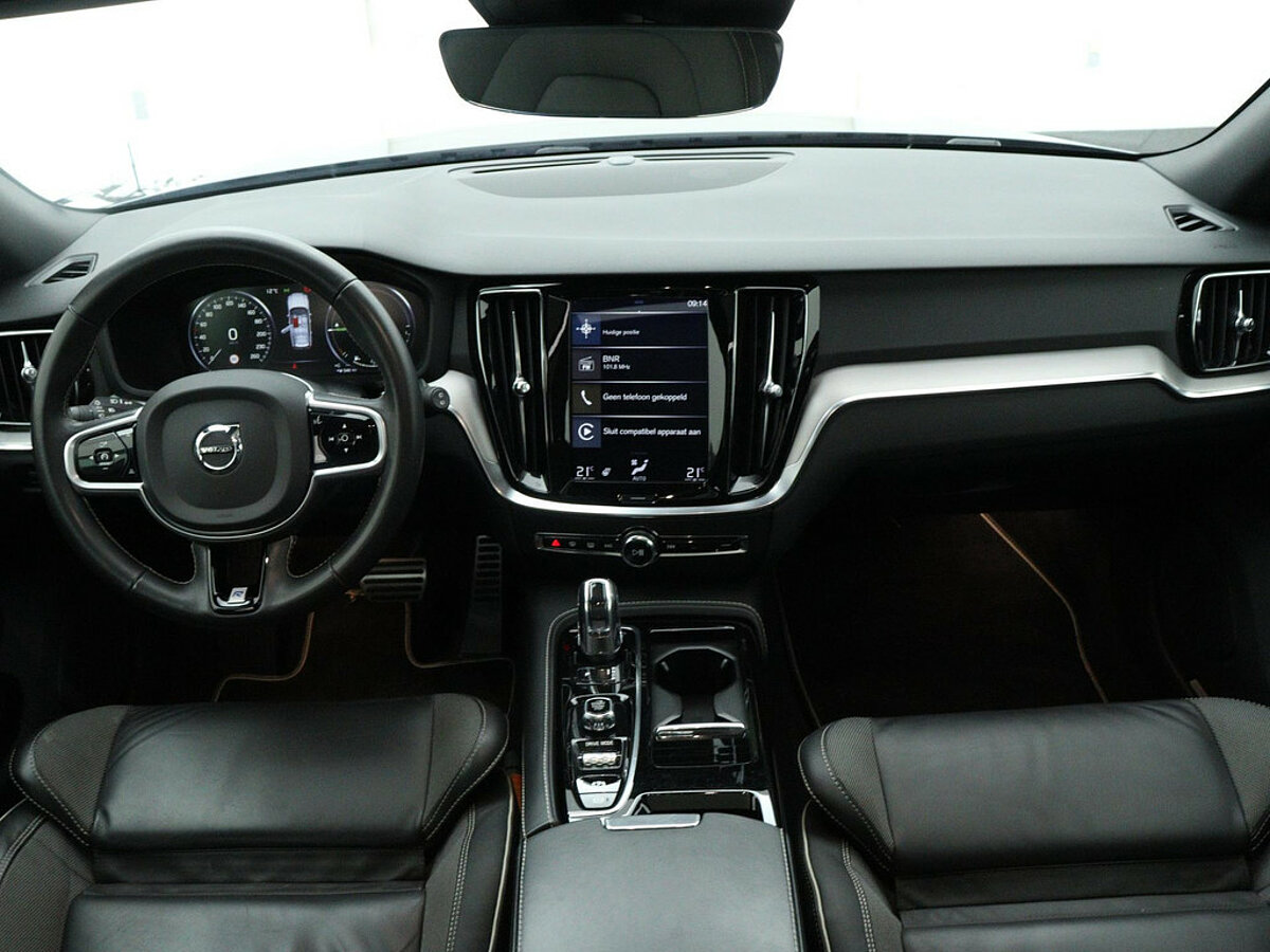 34254967 volvo v60 2 0 t8 recharge awd r design panoramadak stoelen met geheuge 5