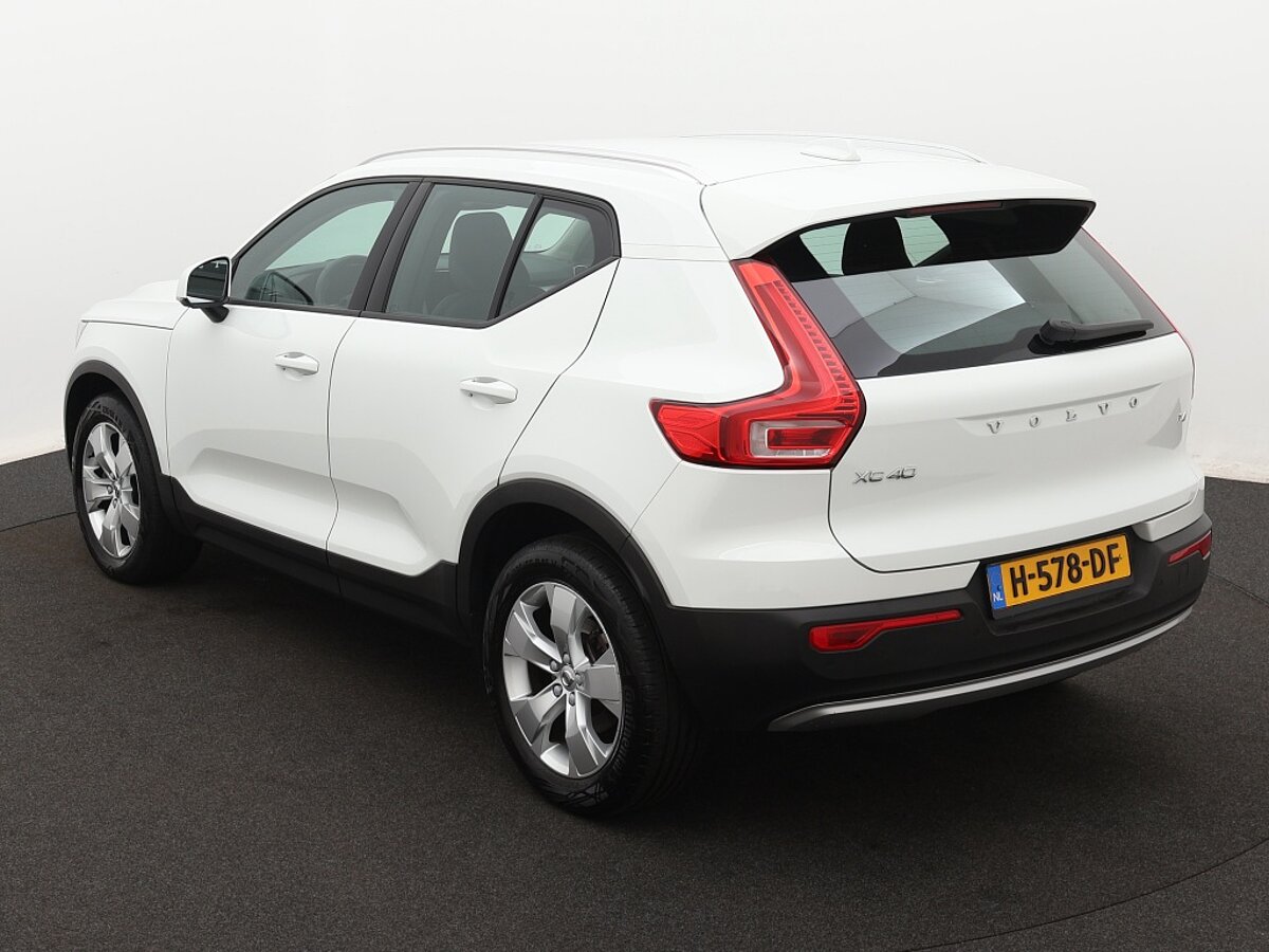35824529 volvo xc40 2 0 t4 momentum pro 3 02