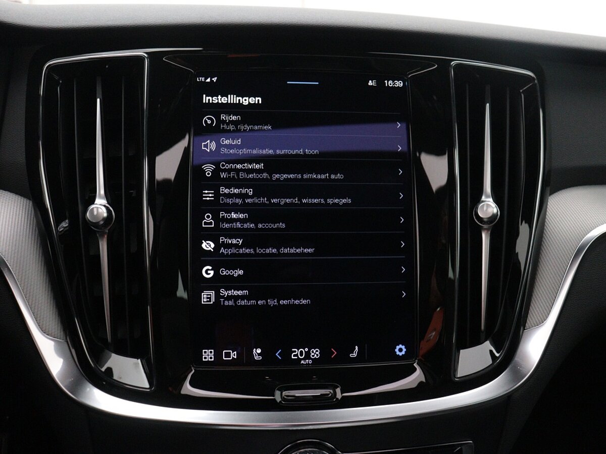 42420857 volvo v60 2 0 b3 plus dark panoramadak harman kardon trekhaak 360 c344c0