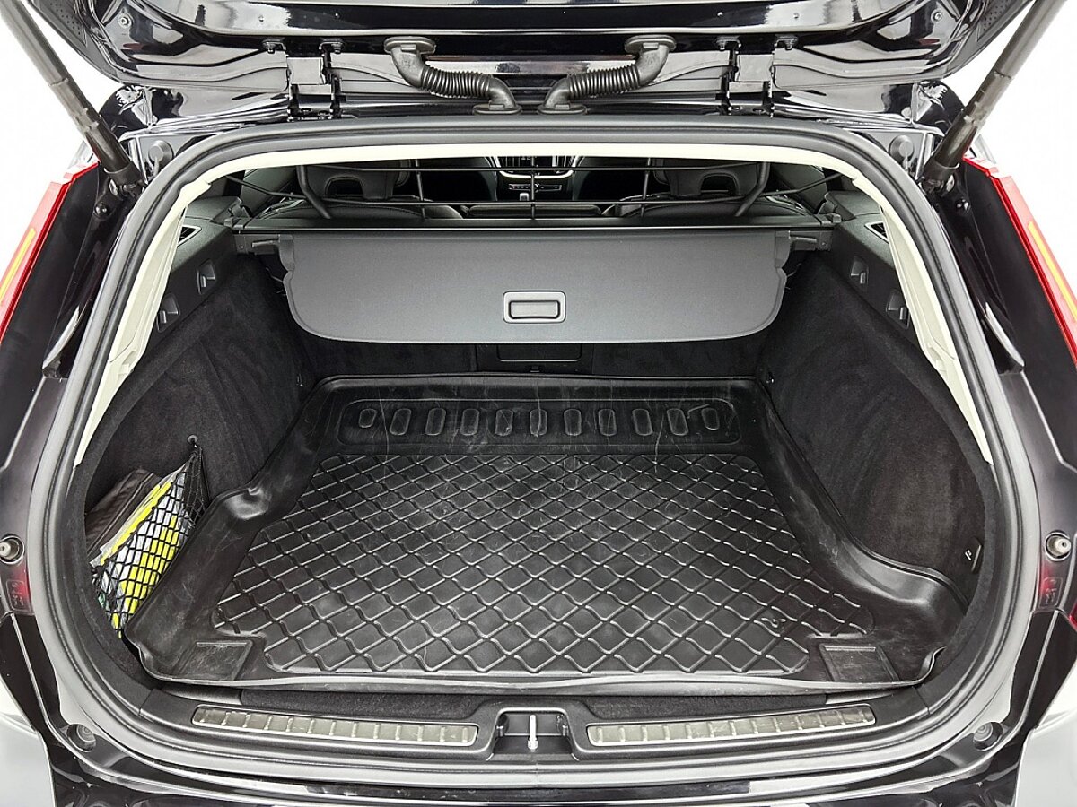 46919499 volvo v60 2 0 b4 momentum business 08