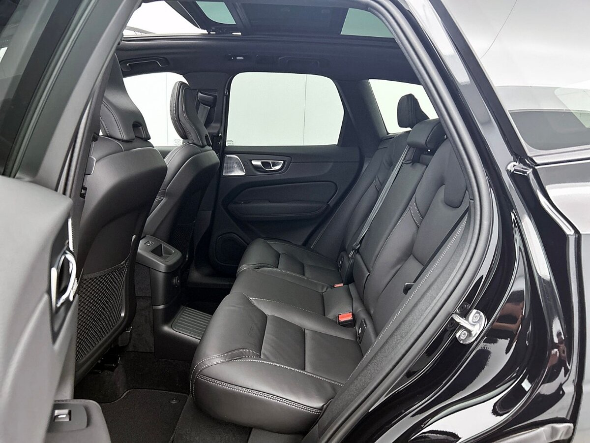 49129007 volvo xc60 2 0 t6 awd ultra black edition 45