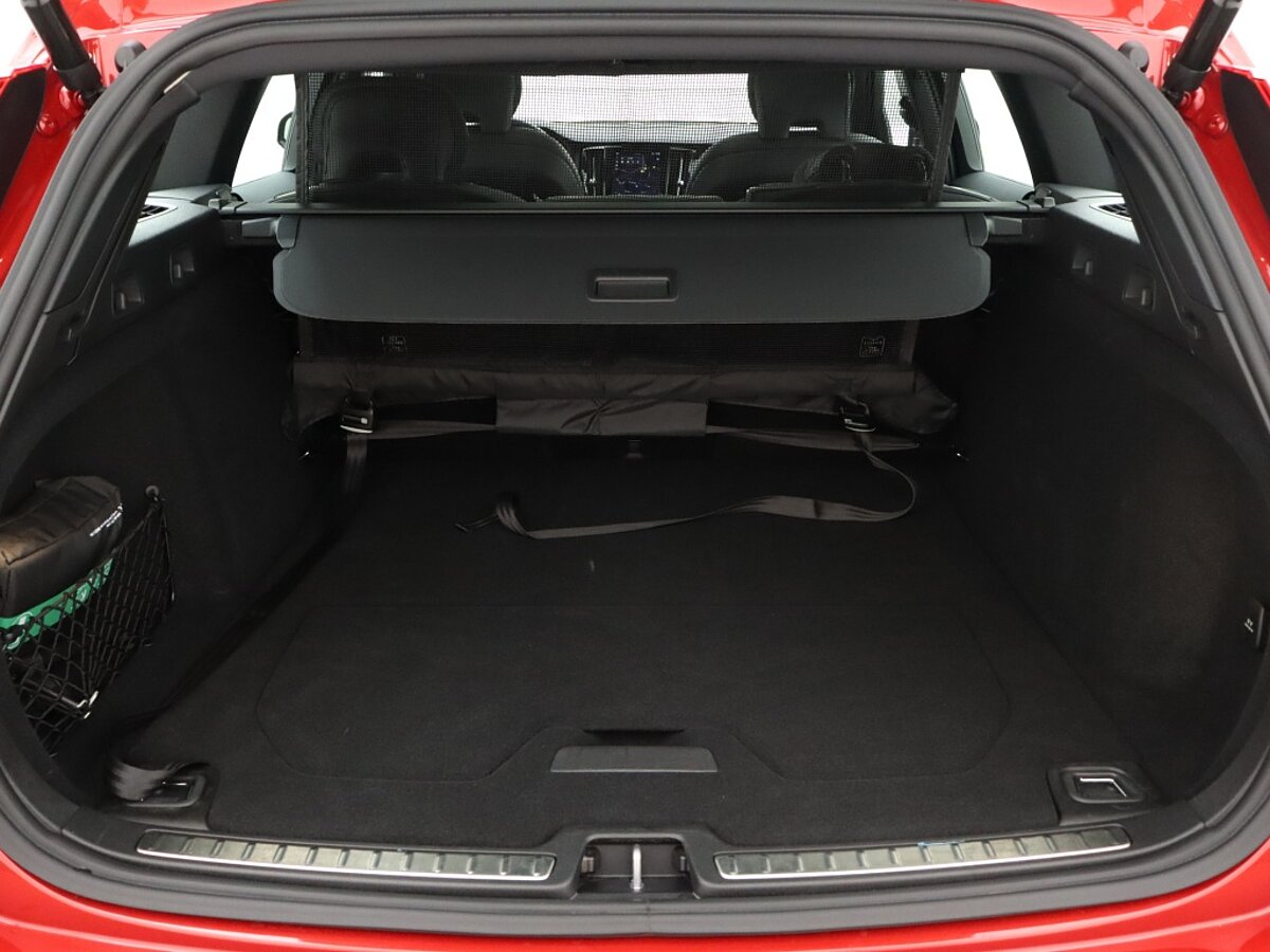 35636972 volvo v60 2 0 b4 plus dark sport interieur 360 camera 77