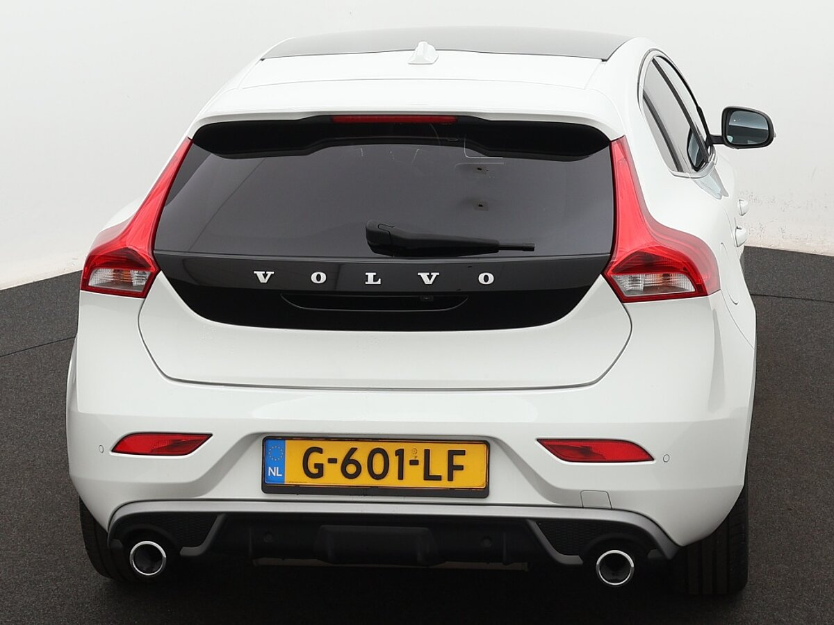 36007830 volvo v40 1 5 t3 polar sport panorama dak navigatie pdc 9 02