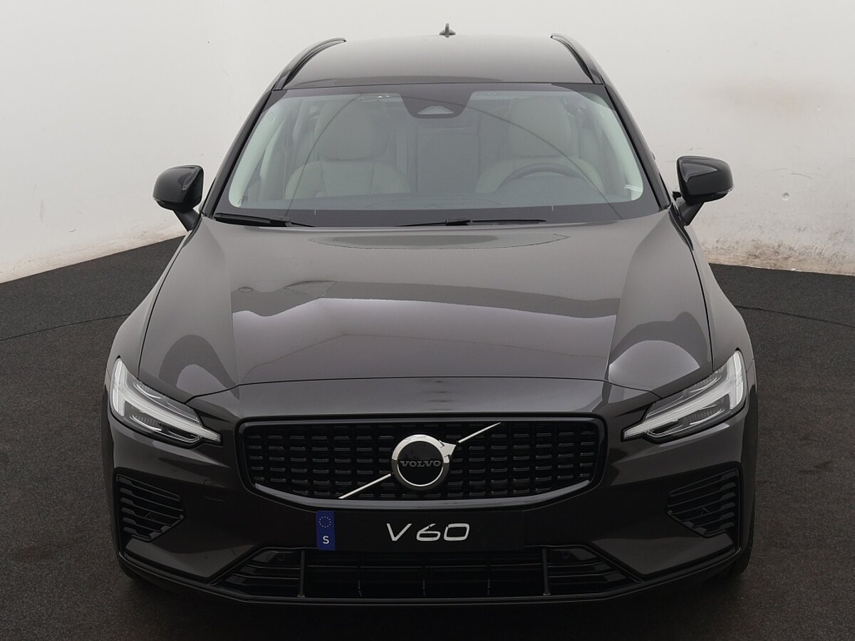 39204298 volvo v60 2 0 t6 awd plus dark 8 09
