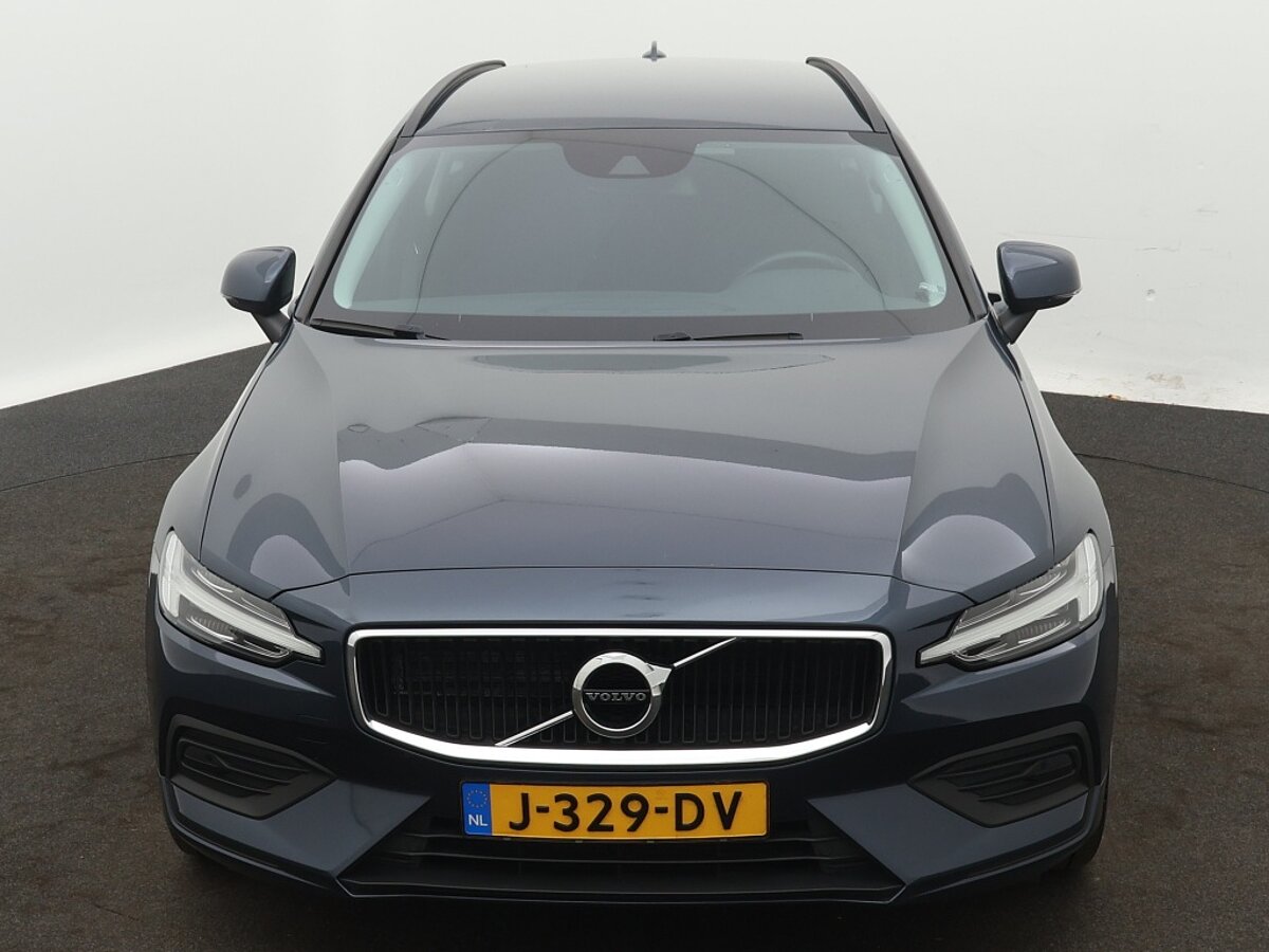 43289141 volvo v60 2 0 t4 momentum stoelverwarming trekhaak 8 03
