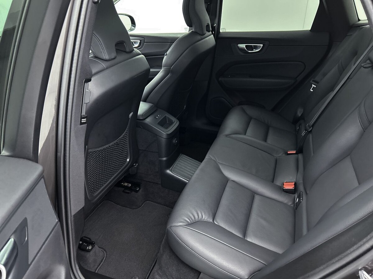 45376895 volvo xc60 2 0 t6 awd plus dark 03
