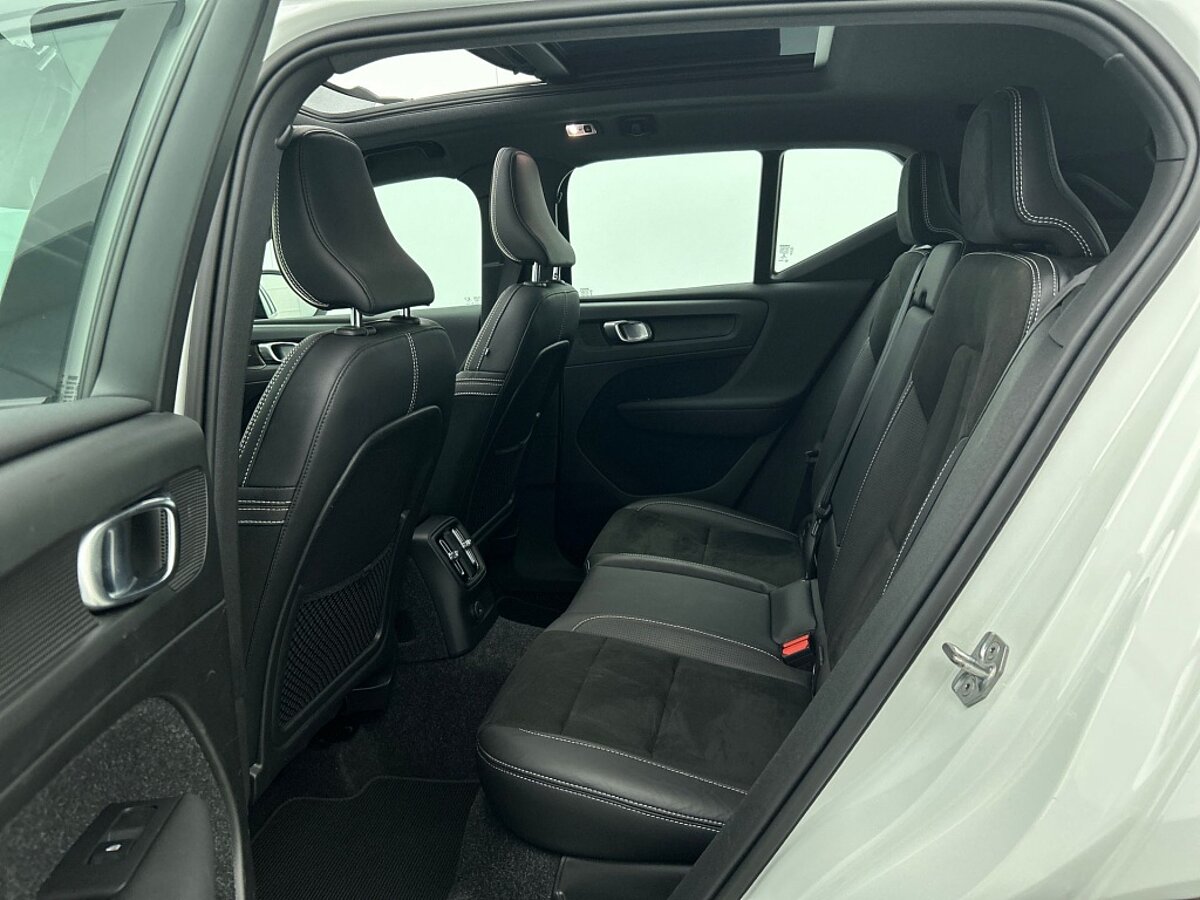 48084423 volvo xc40 1 5 t5 recharge r design 58