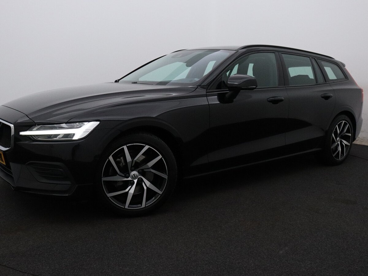 38427279 volvo v60 2 0 t4 momentum pro climate pack 79