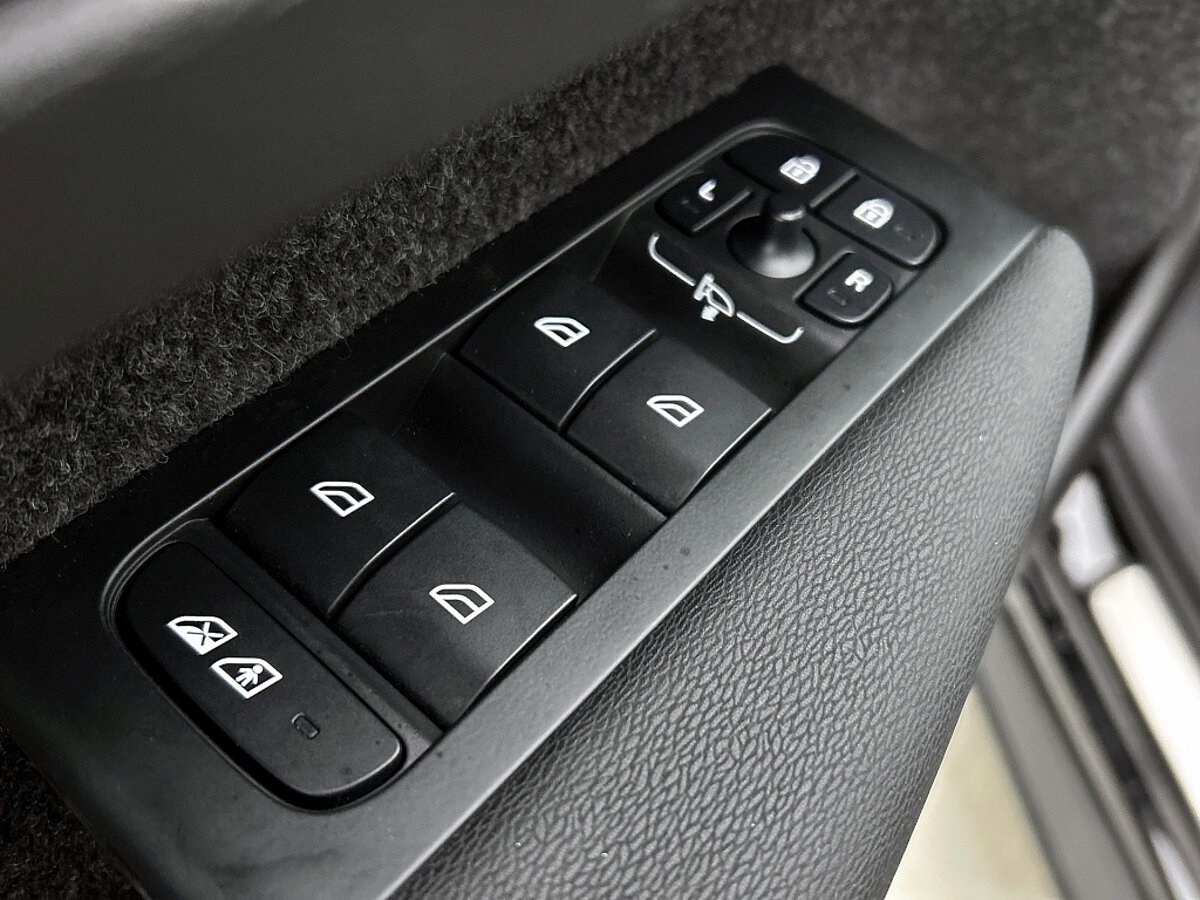 47965582 volvo xc40 2 0 b4 plus dark trekhaak harman kardon 31