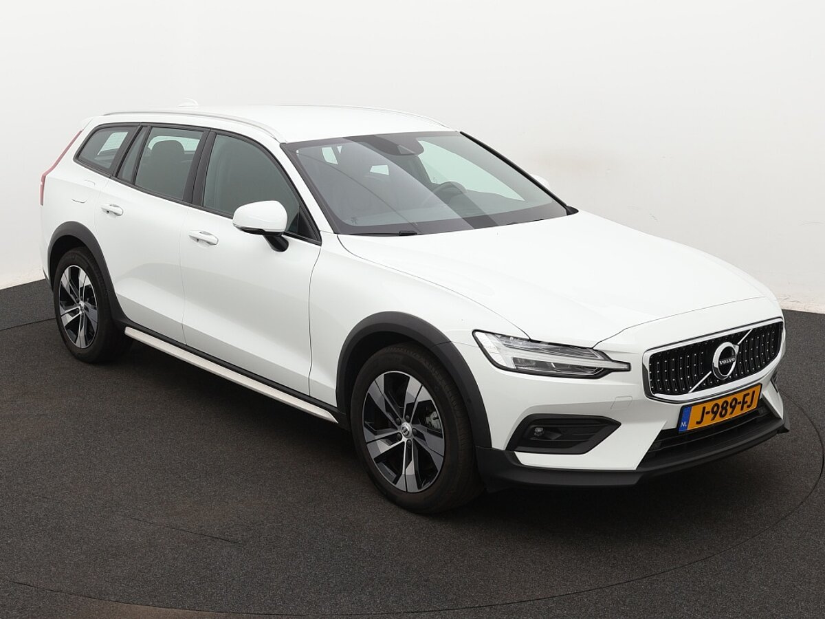 36116605 volvo v60 cross country 2 0 b5 250 pk awd 24 maanden select garantie 7 06
