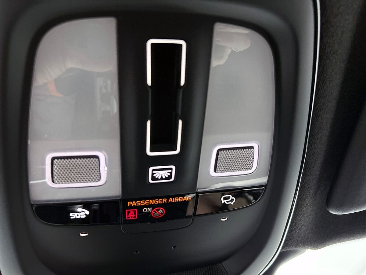 46844168 volvo xc40 2 0 b4 plus black edition 52