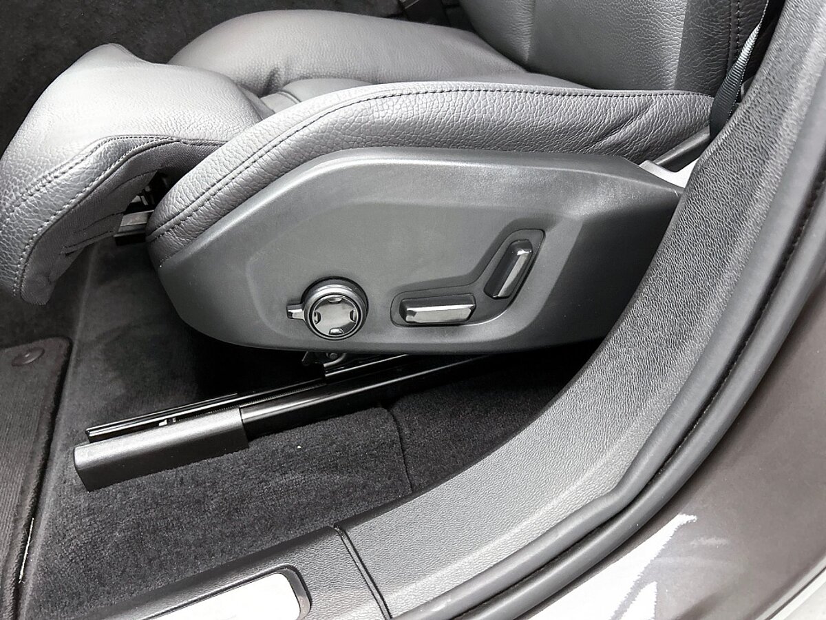 46893522 volvo xc60 2 0 t6 awd ultra dark trekhaak leder panorama dak 44