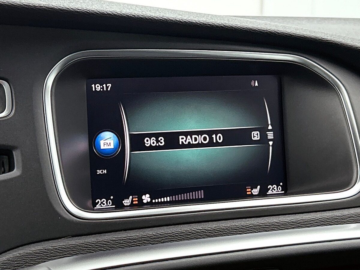 48880865 volvo v40 cross country 1 5 t3 polar luxury panorama dak trekhaak leder 7 01