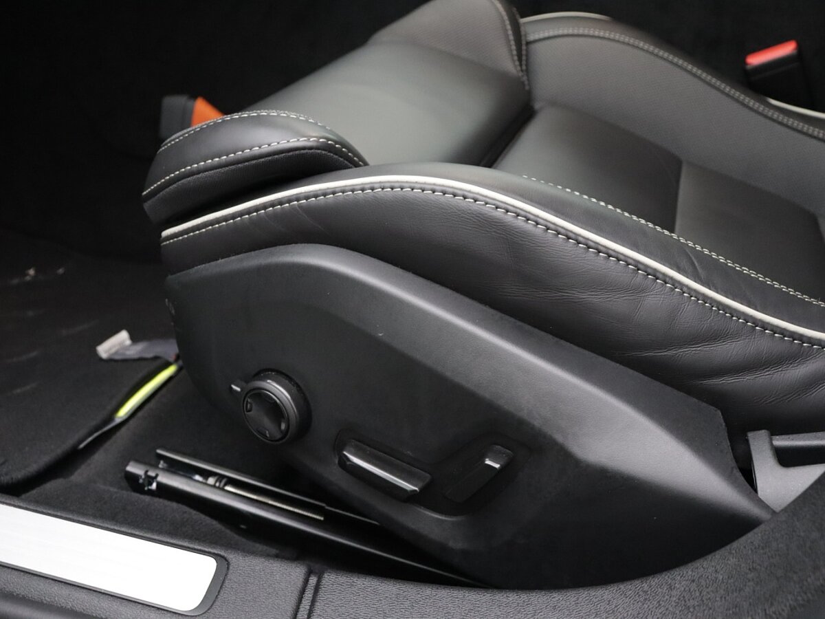 37256560 volvo s60 2 0 b4 plus dark lederen bekleding 360 camera 3ce9c9