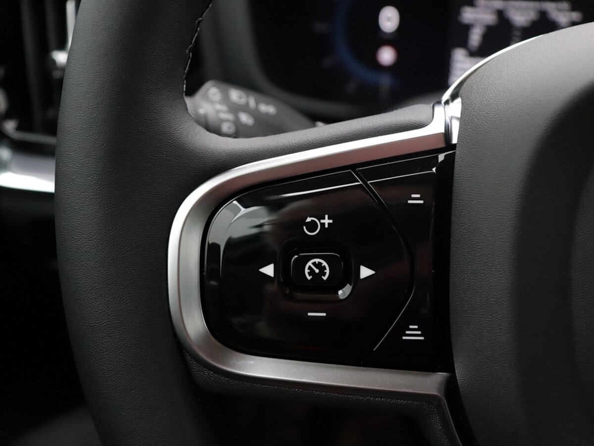 41451649 volvo v60 cross country 2 0 b5 awd core aaec65