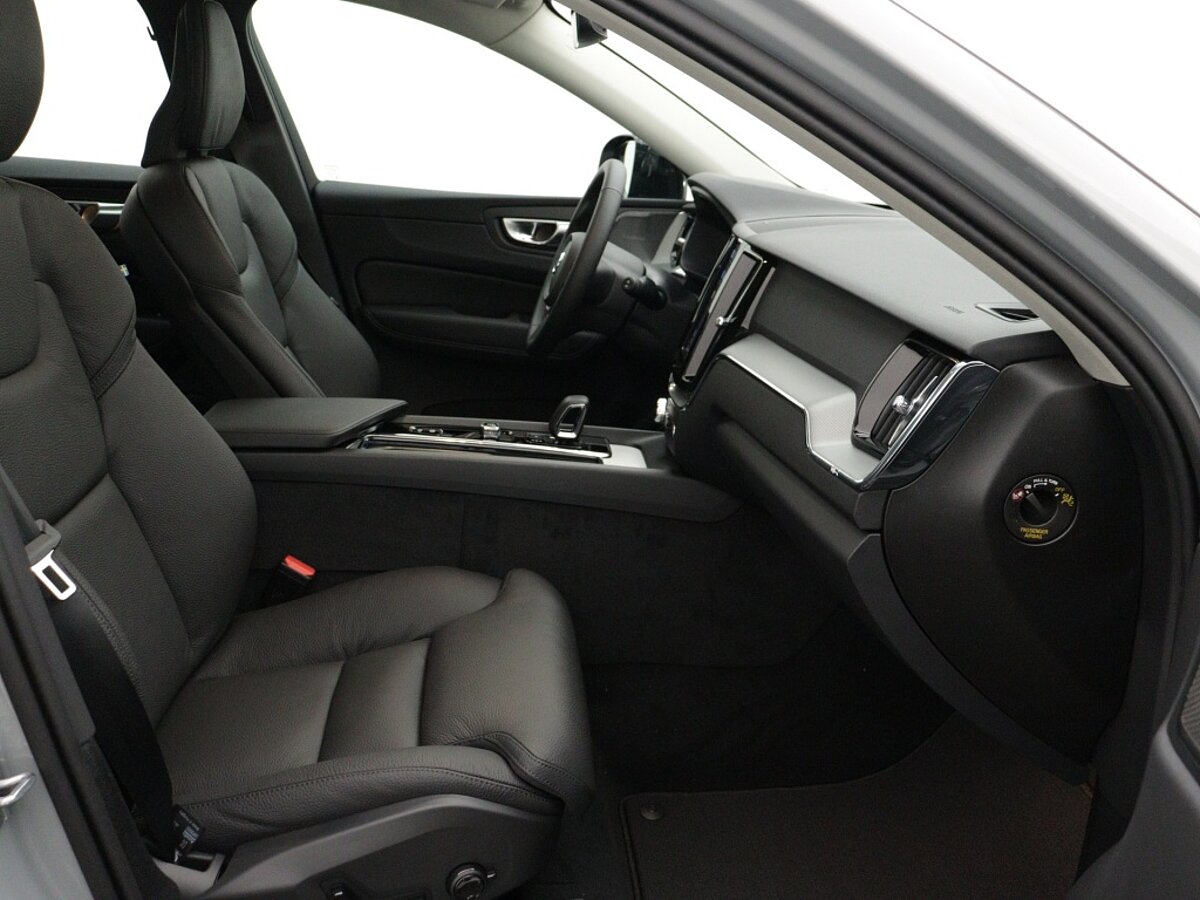 43680818 volvo xc60 2 0 t8 awd plus dark harman kardon 04
