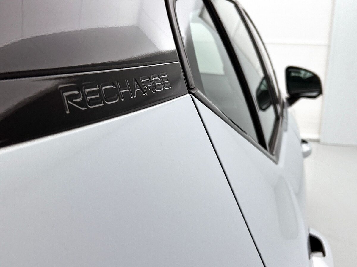 45933217 volvo xc40 recharge plus 94