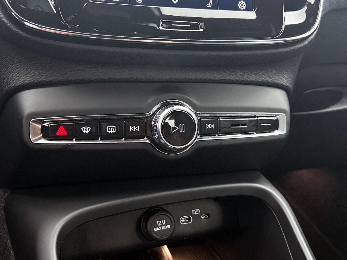 47569062 volvo xc40 2 0 b4 plus dark 14