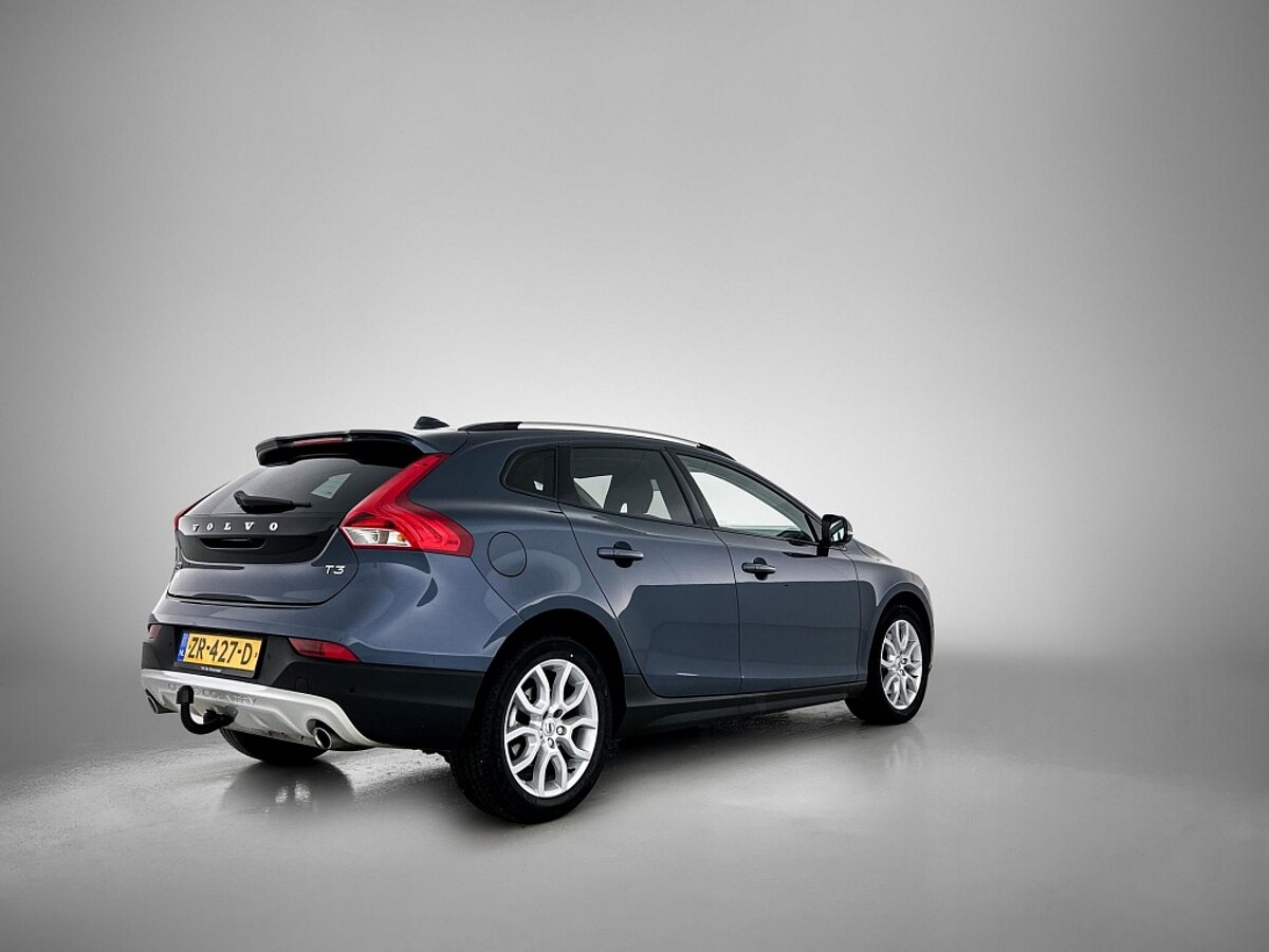 49484294 volvo v40 cross country 1 5 t3 polar luxury trekhaak panoramadak harman kardon 5 02