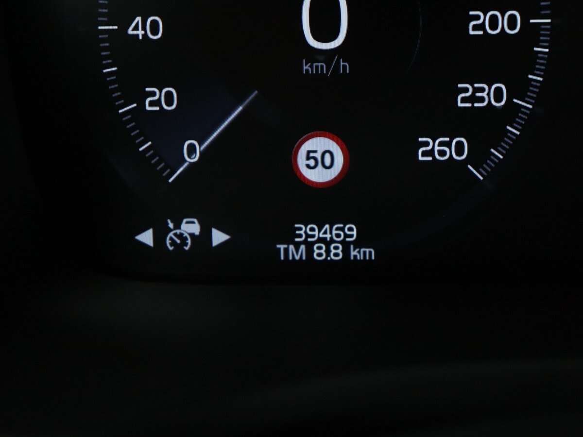 34990408 volvo v60 2 0 b4 momentum business trekhaak camera leder e13d23