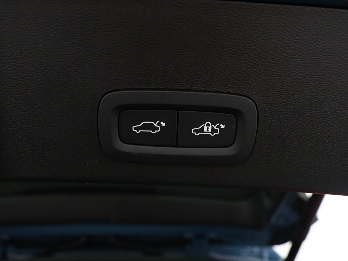 35531406 volvo xc40 1 5 t5 recharge ultimate dark f8b7a7