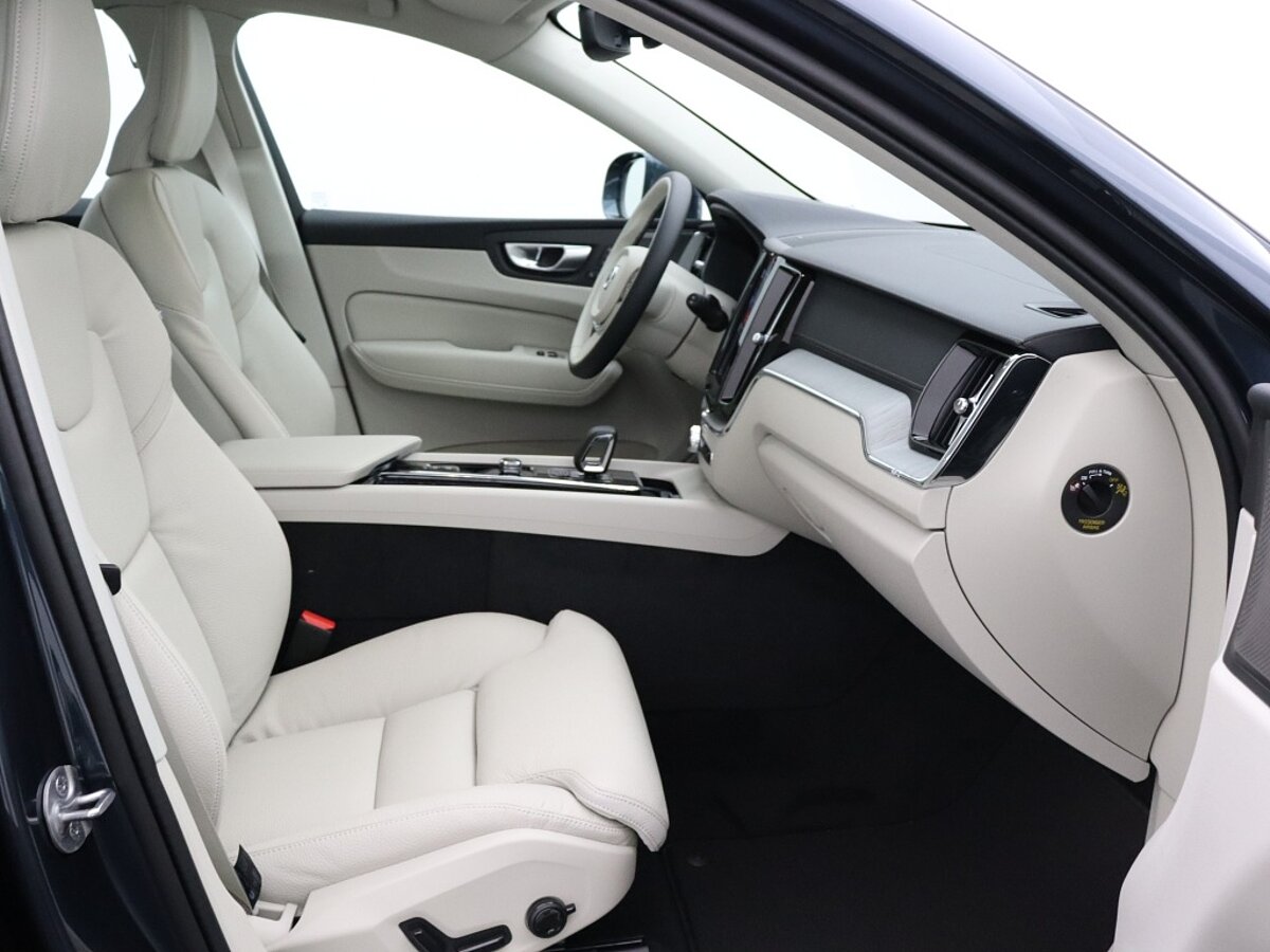 39276653 volvo xc60 2 0 t8 awd plus bright ccc4ed