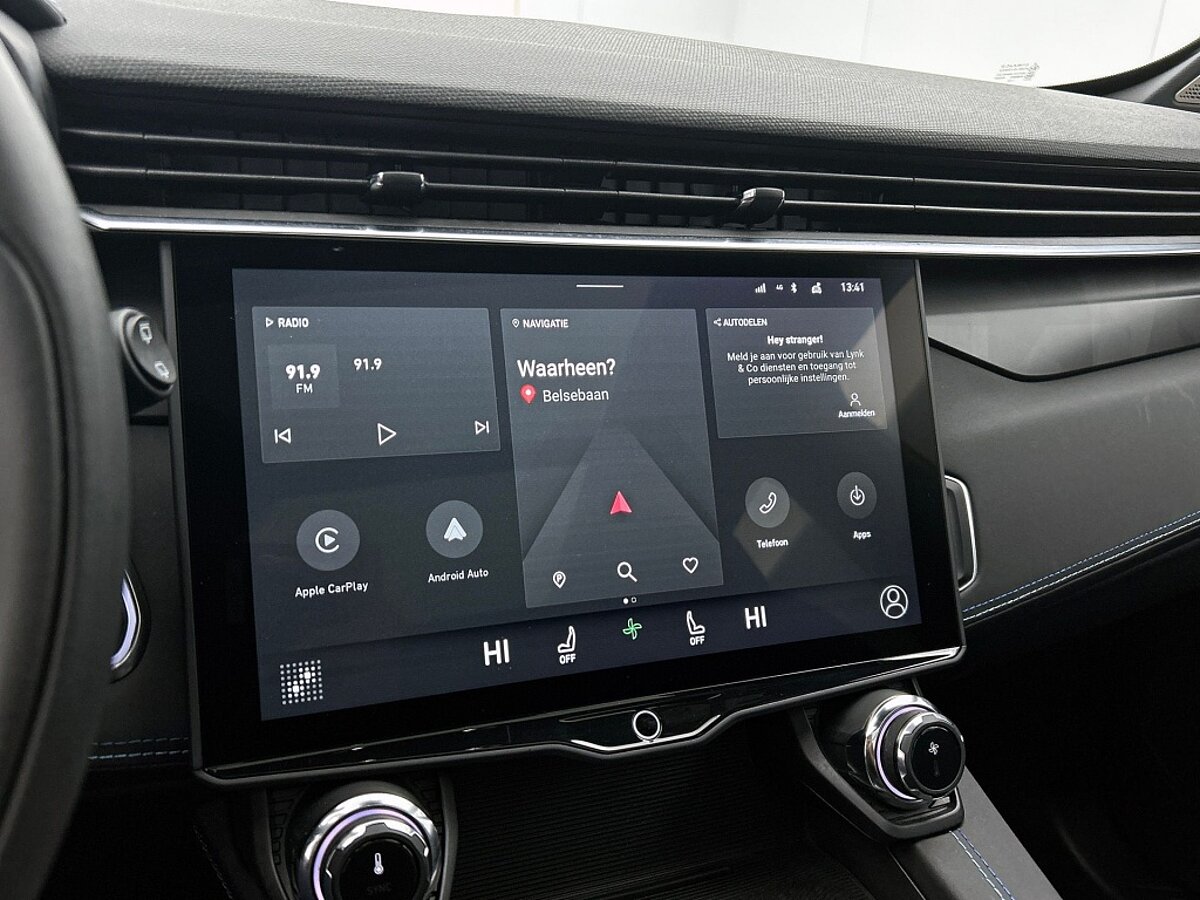 46742268 lynk co 01 1 5 phev black edition 8 01