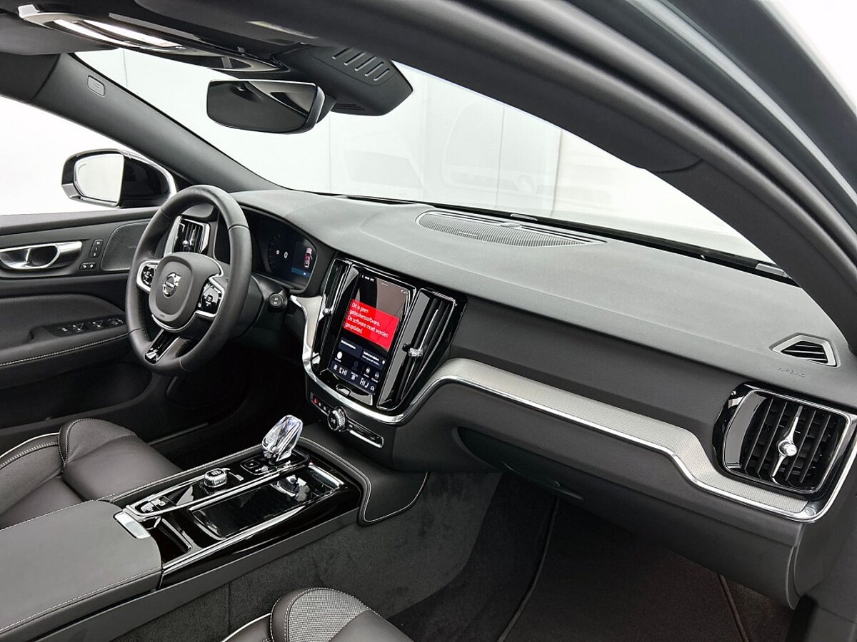 49671201 volvo v60 t6 twin plus dark nieuw actie van 64 480 voor 59985 22