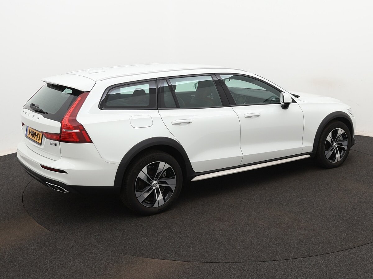 36116605 volvo v60 cross country 2 0 b5 250 pk awd 24 maanden select garantie 717fc0