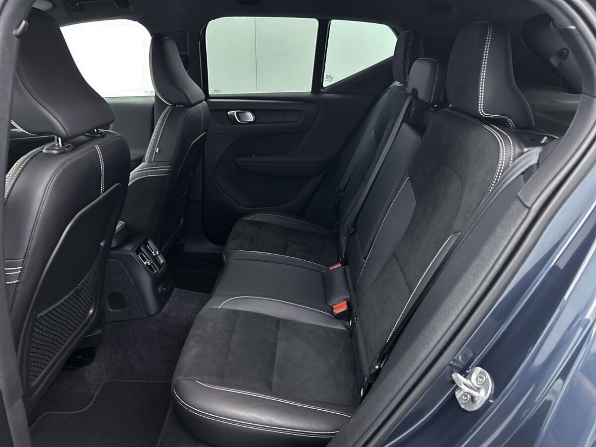 44247487 volvo xc40 1 5 t4 rech r design trekhaak 12