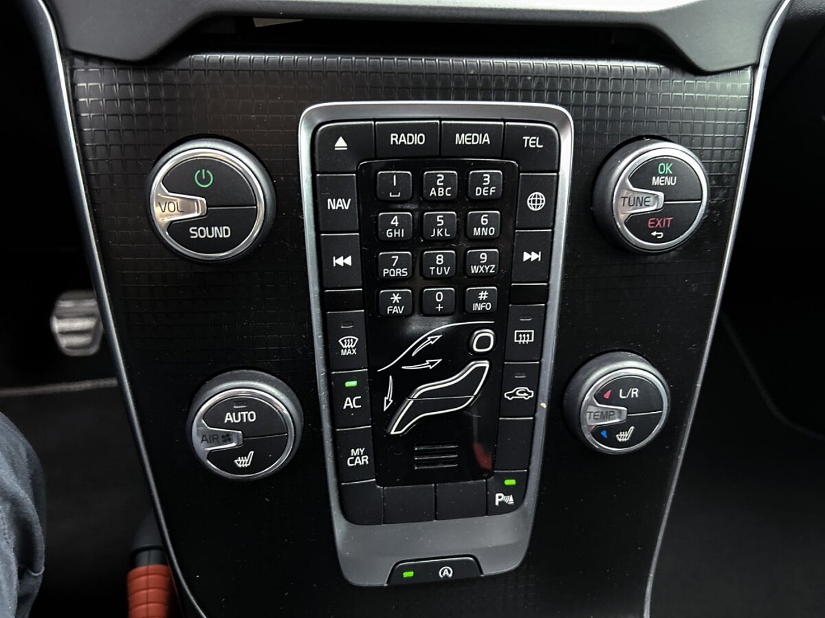 44488210 volvo v40 2 0 t4 business sport 08