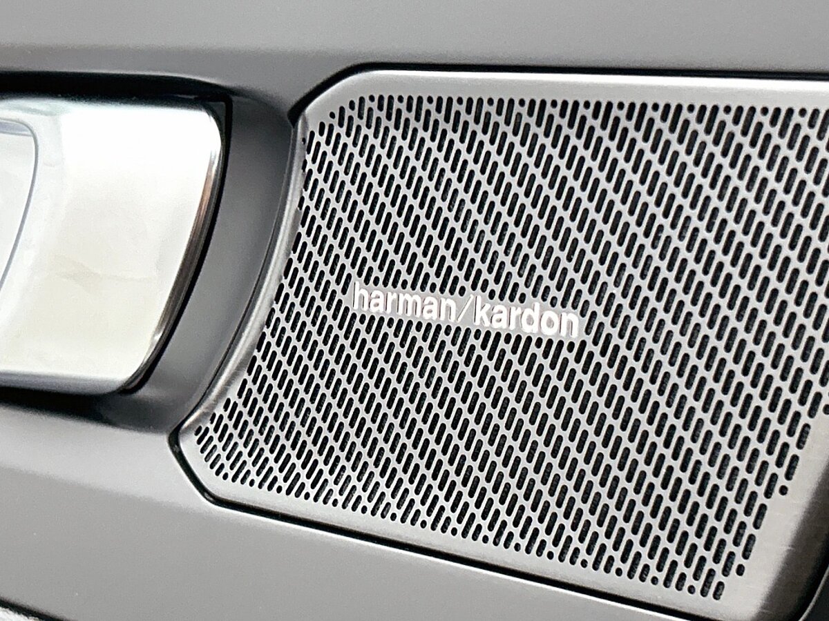 46536156 volvo ec40 extended range plus black edition 82kwh 83