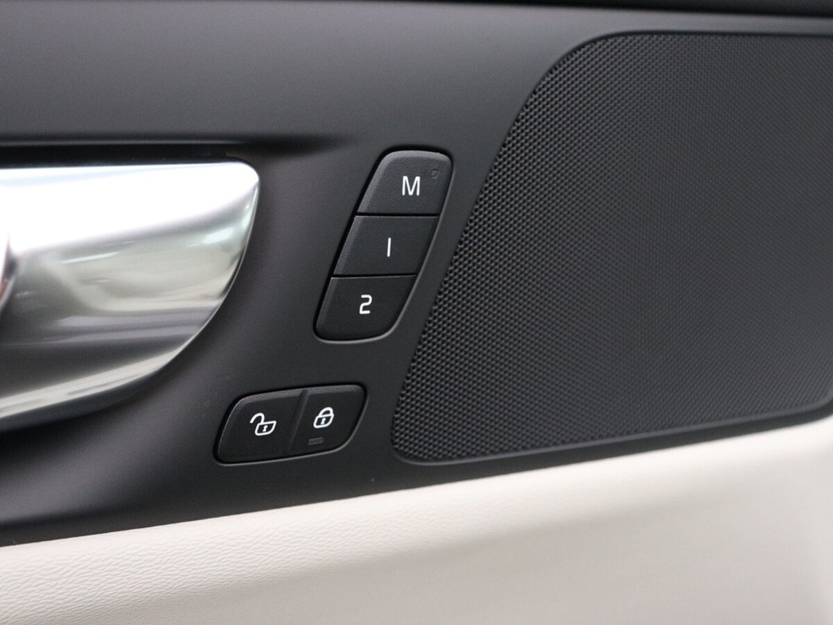 47627816 volvo v60 2 0 t6 awd plus dark 55